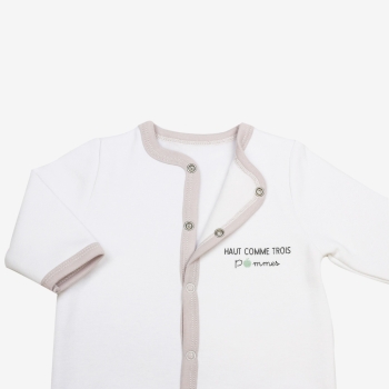 Baby fleecepyjama met drukknopen vooraan en print haut comme trois pommes Baby fleecepyjama met drukknopen vooraan en print haut comme trois pommes
