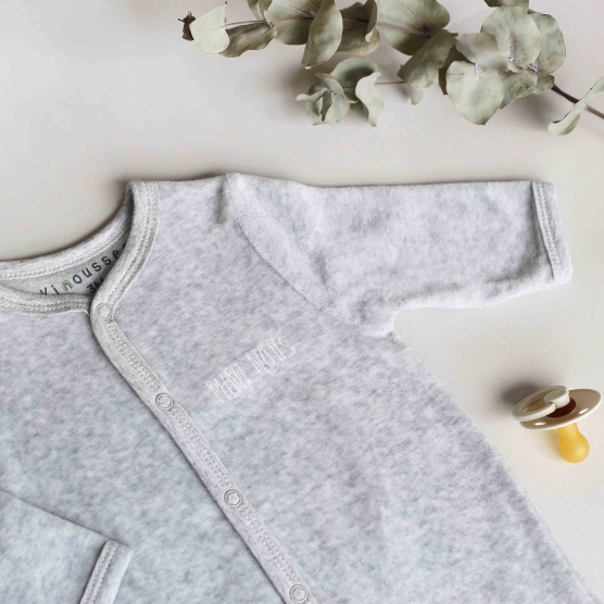 Pyjama naissance en velours gris chiné brodé mini nous