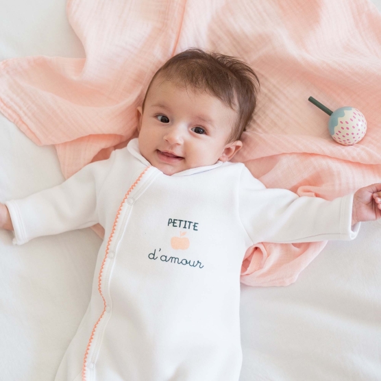 Pijama recém-nascido menina branco e rosa - Pequena maçã