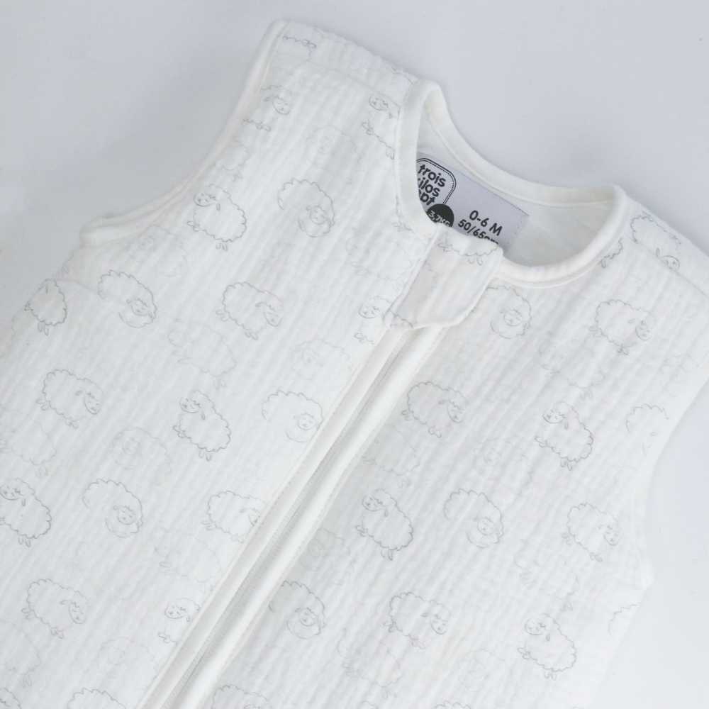 Zoom motivos e detalhes do saco de dormir recém-nascido bebé