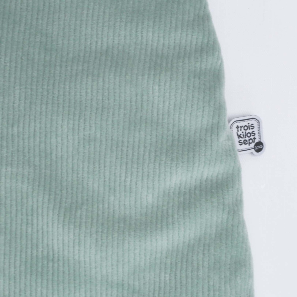 Zoom on corduroy fabric of baby sleeping bag 0-6 months Zoom on corduroy fabric of baby sleeping bag 0-6 months
