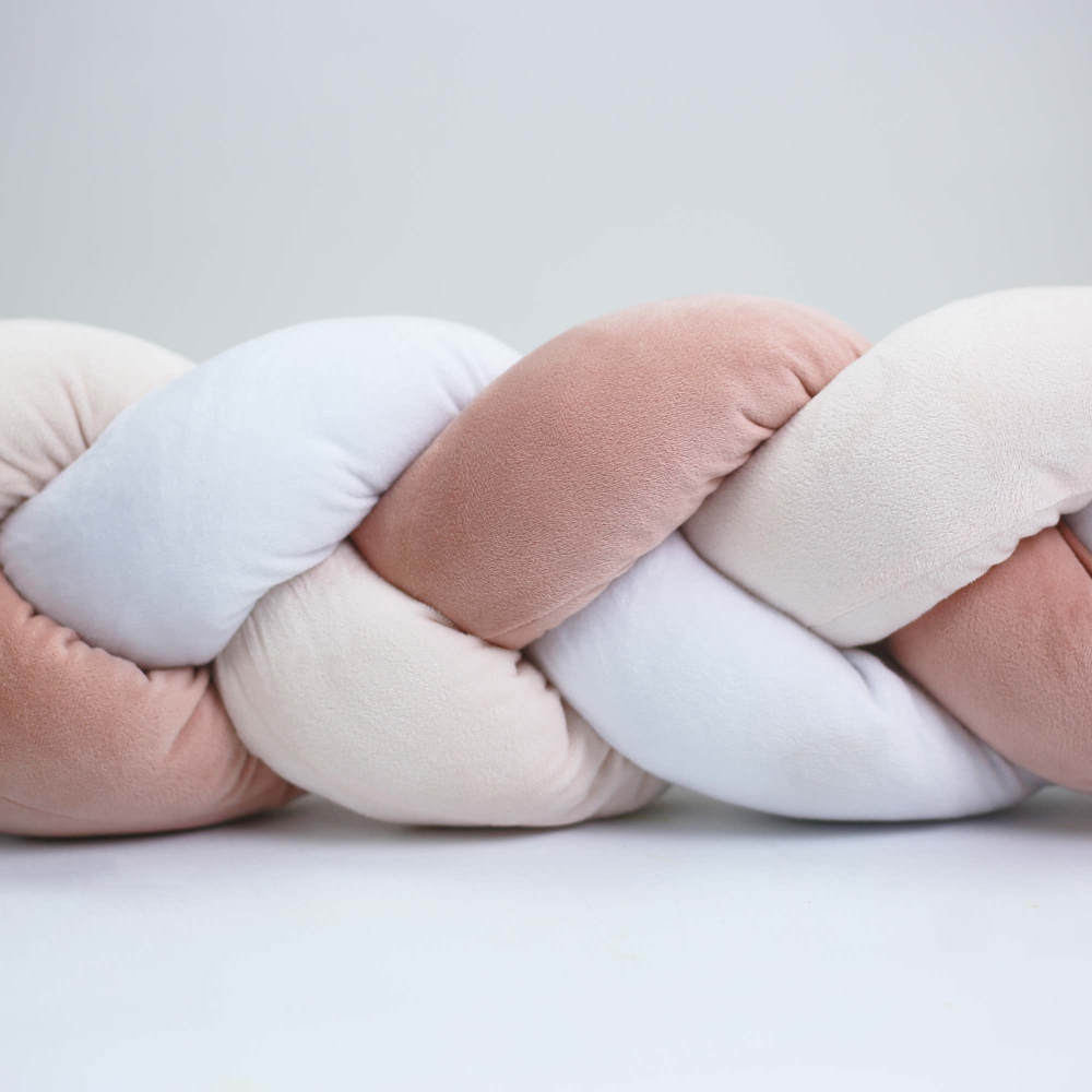 Zoom sur la tresse de lit rose Zoom sur la tresse de lit rose