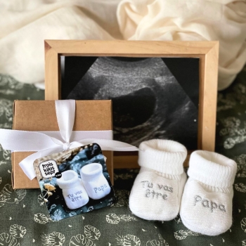 kraft gift box with booties