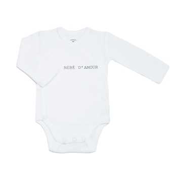 Body branco para bebé com a inscrição "bebé de amor"