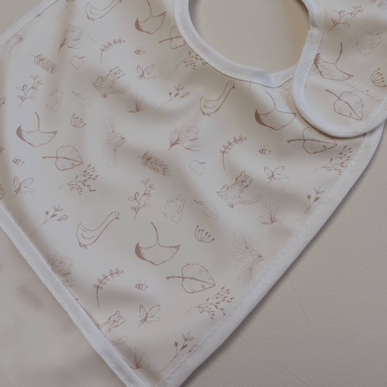 Plastic bib with pocket -...