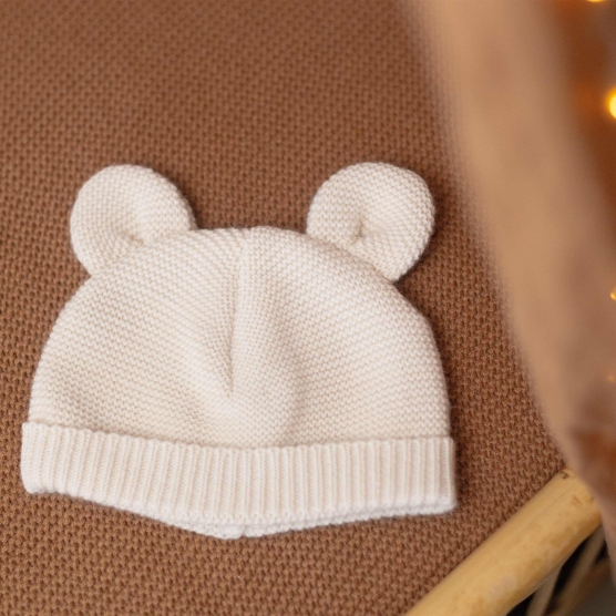 Knitted beanie with ears
