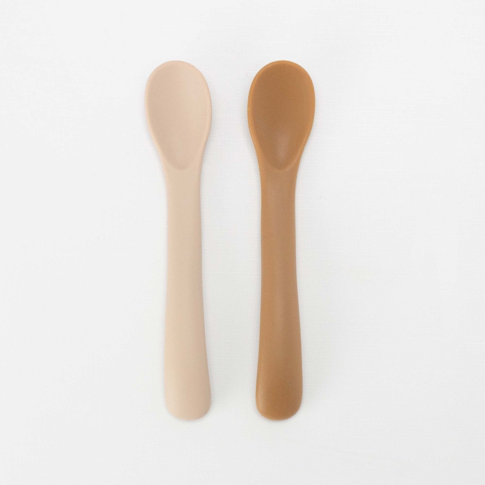 Set aus zwei Löffeln in Beige und Sand