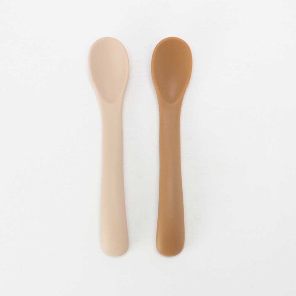 set van twee lepels beige en zand