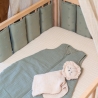 Gitterschutz am Babybett angebracht