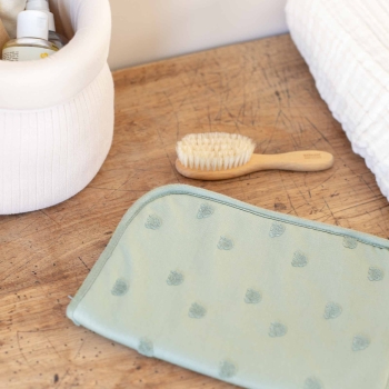 Zoom de la tela del protector de cartilla sanitaria para bebé