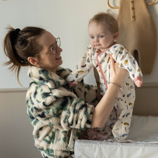 Pyjama bébé en velours -...