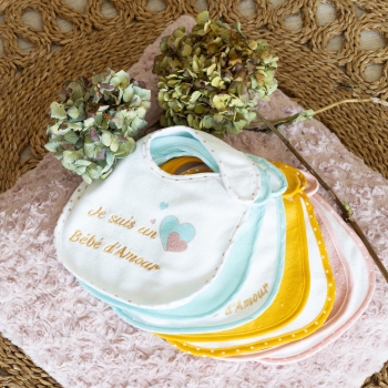 Staged bibs, set of 7