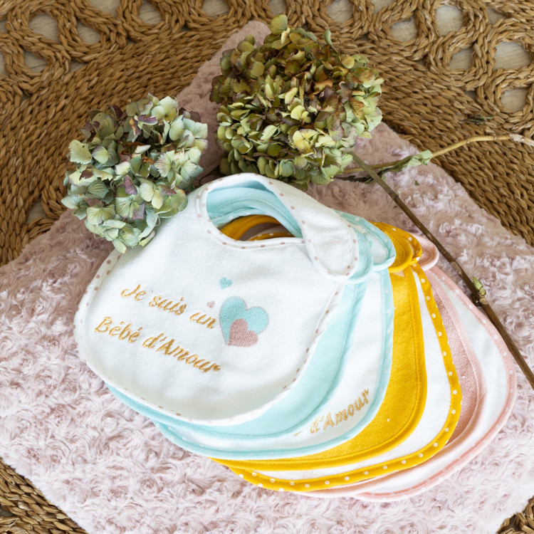 Trois Kilos Sept Lot De 7 Bavoirs Bebe D Amour Rose