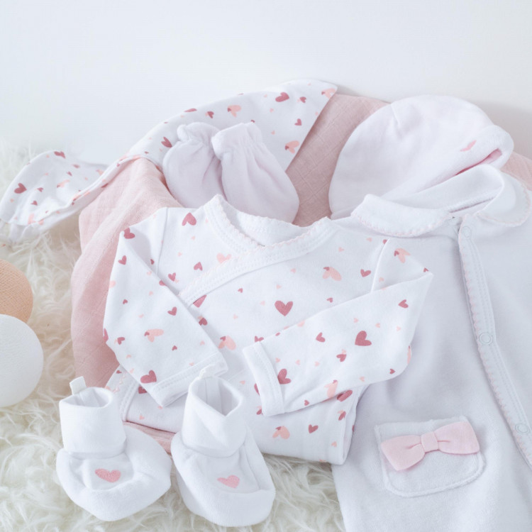 Trois Kilos Sept Kit Naissance 6 Pieces Fille Petit Coeur Trois Kilos Sept Kit Naissance 6 Pieces Fille Petit Coeur
