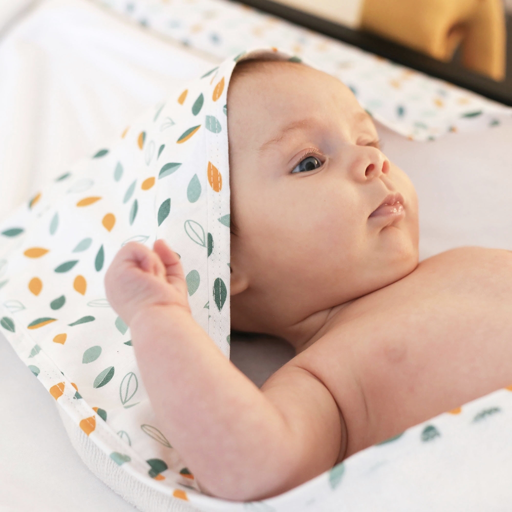 Leaves Hooded Bath Towel - Kolala and his tribe Leaves Hooded Bath Towel - Kolala and his tribe