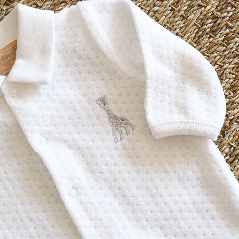 Pyjamas Y Beige Polo collar - Jacquard velvet - ©Sophie la girafe Trois Kilos Sept - 2 Pyjamas Y Beige Polo collar - Jacquard velvet - ©Sophie la girafe Trois Kilos Sept - 2