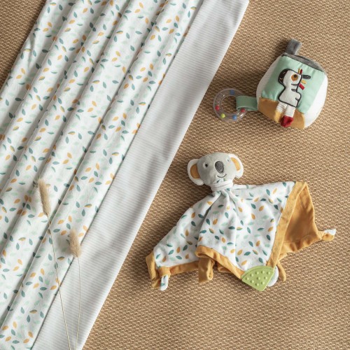 Doudou bébé avec cube d'activité Doudou bébé avec cube d'activité