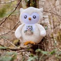 peluche XXL Violette la chouette mise en scène dans un arbre en forêt peluche XXL Violette la chouette mise en scène dans un arbre en forêt
