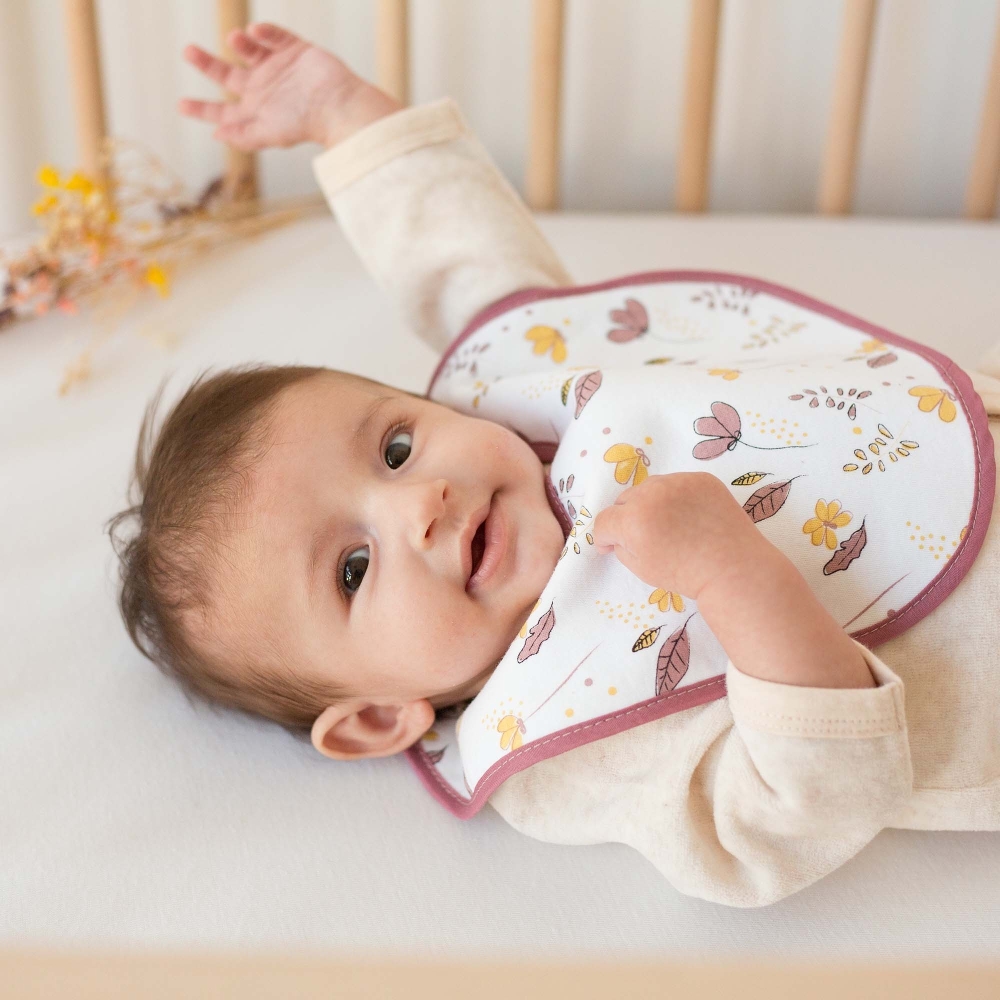 Bébé protégé avec lot de 7 bavoirs Bébé protégé avec lot de 7 bavoirs