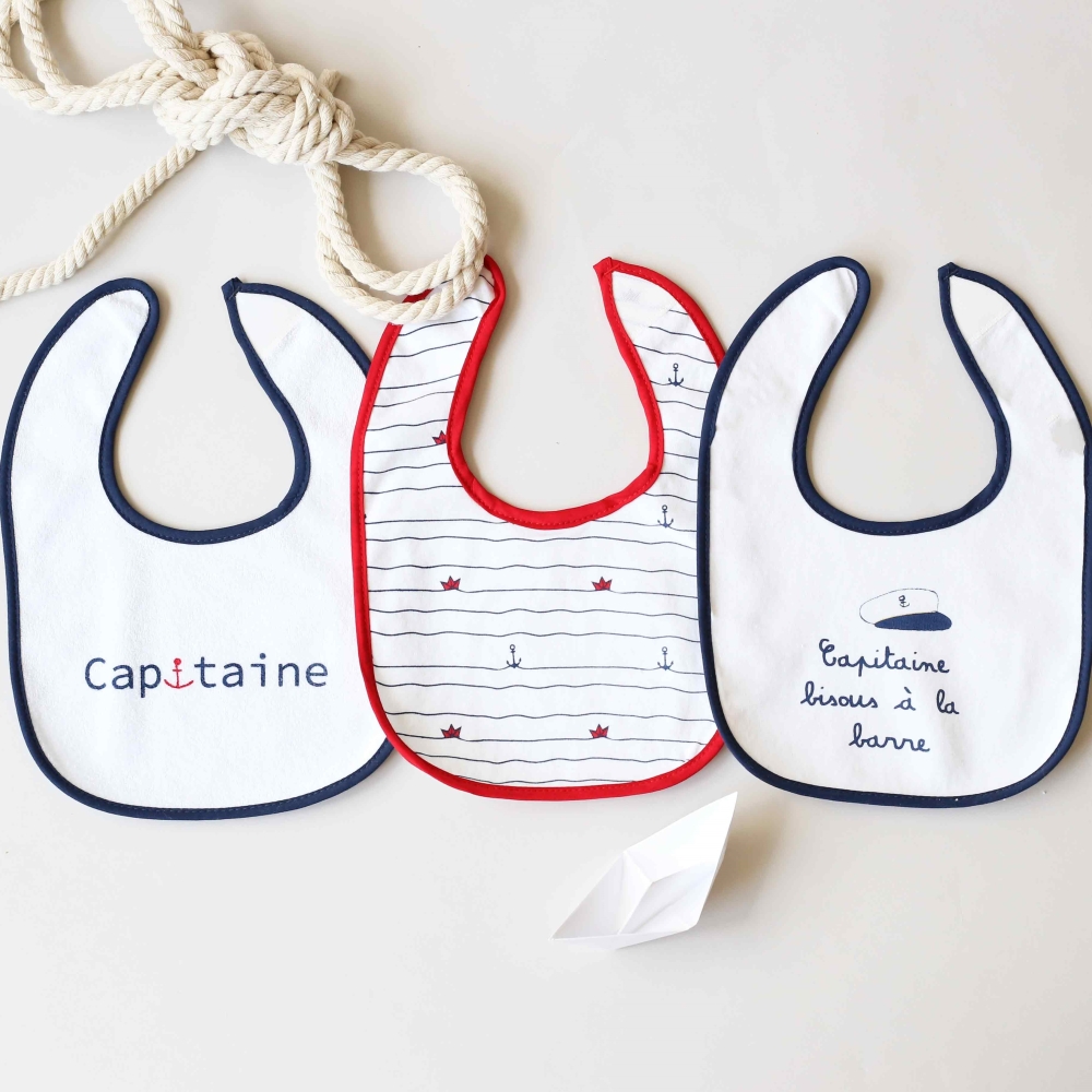Mise en scène bavoirs capitaine Mise en scène bavoirs capitaine