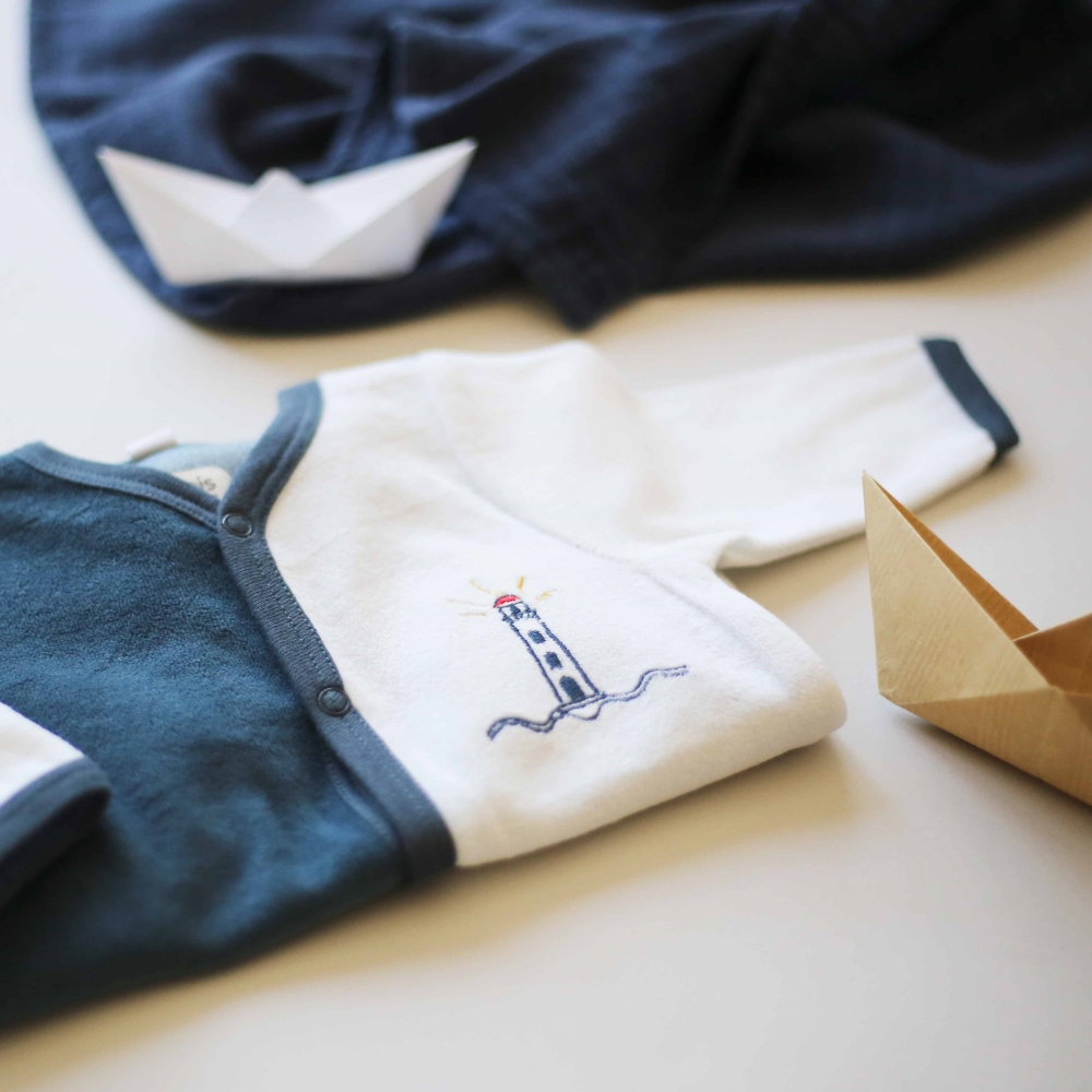 Presentación pelele de bebé faro