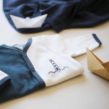 Sleep well baby lighthouse presentation