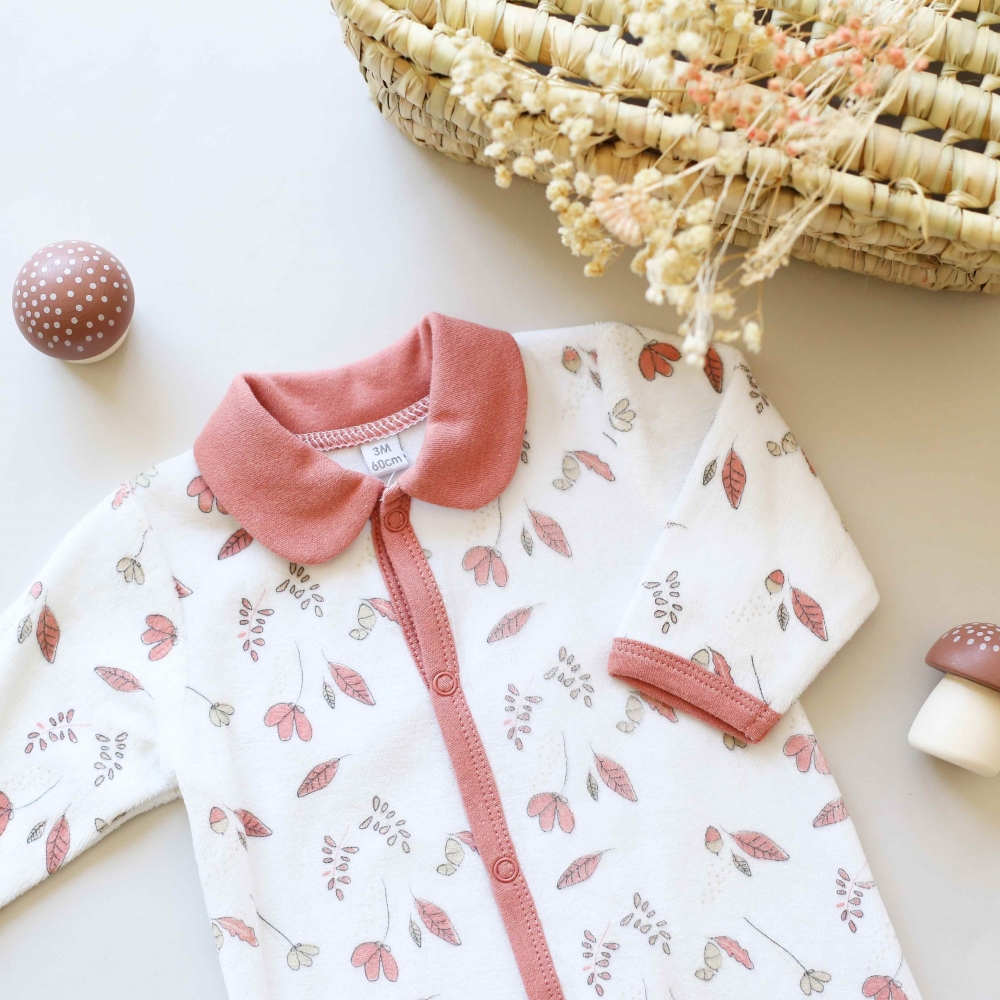 Présentation pyjama bébé col claudine terracotta Présentation pyjama bébé col claudine terracotta