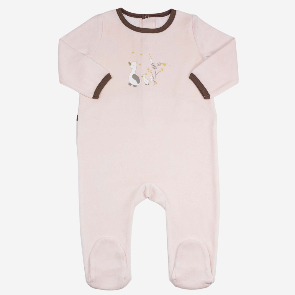 Pijama bebé rosa decorado con la familia ocas