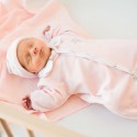 Pyjama rose à fleurs avec bonnet Pyjama rose à fleurs avec bonnet