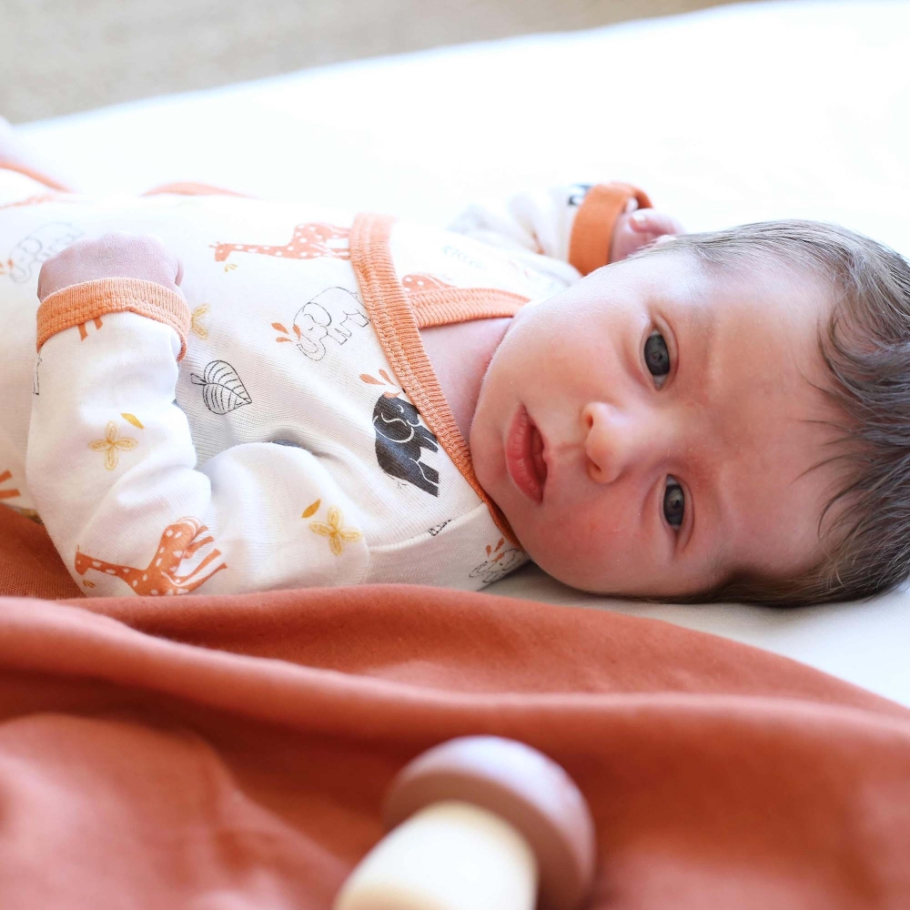 bébé naissant en body bébé naissant en body