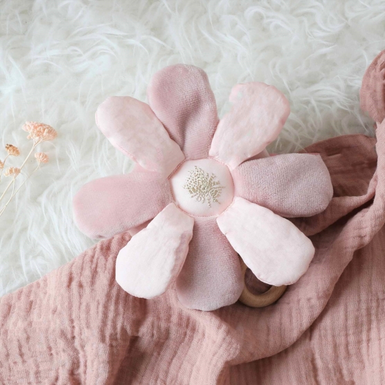 musical flower with its wooden ring to play the music