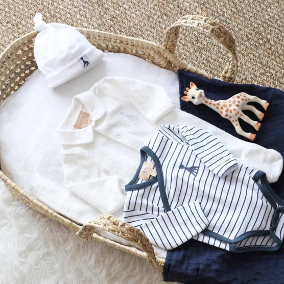 Newborn velvet drop needle beanie - Navy blue - ©Sophie la girafe