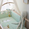 Cama com essenciais para a chegada do bebé, saco de dormir, protetor de cama da coleção Ao largo de Nova