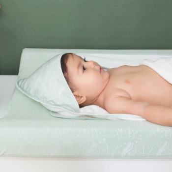 photo bébé matelas à langer vert d'eau motifs océan au large de nova photo bébé matelas à langer vert d'eau motifs océan au large de nova