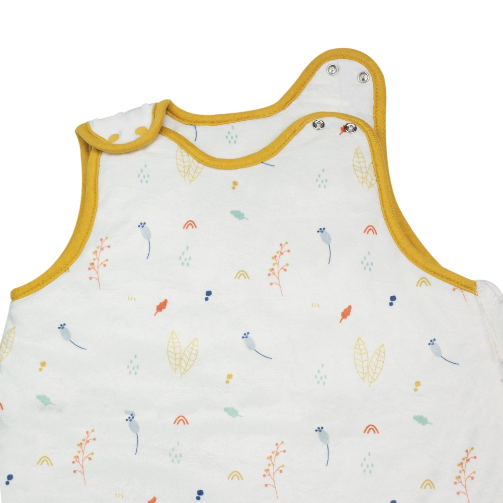 Zoom en los broches en la parte superior del saco de dormir tog 2