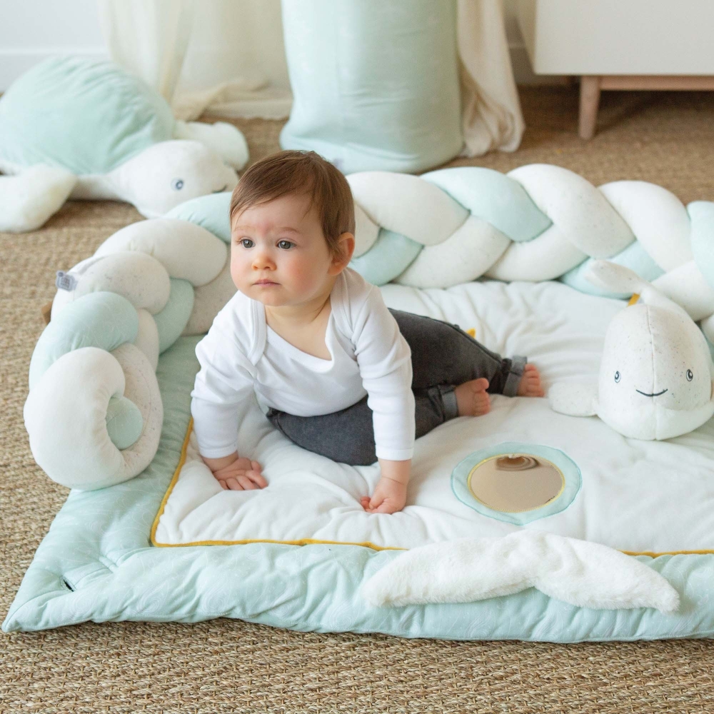 baby on its playmat without arches off Nova baby on its playmat without arches off Nova