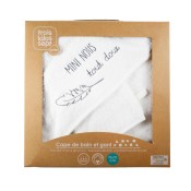 set da bagno bebè mini nous con un asciugamano e un guanto in una scatola regalo in kraft