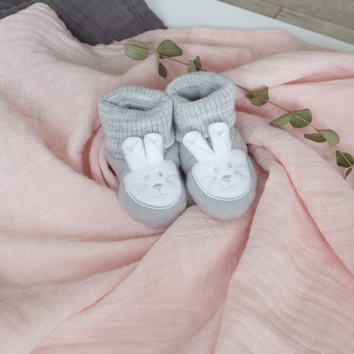 chaussons naissance petit lapin blanc
