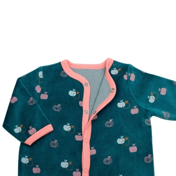 Baby girl pajama zoomed on the top opening