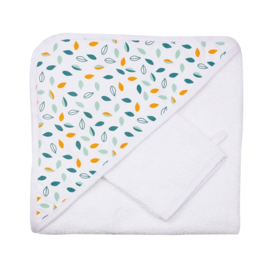 White bath set with leaves pattern