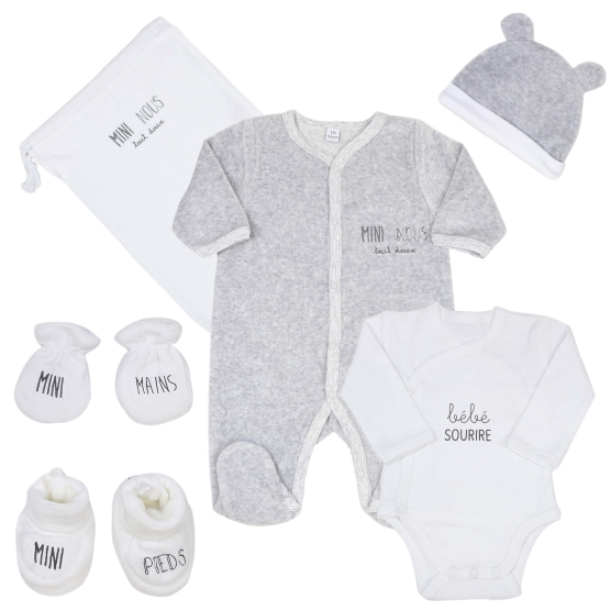 TROIS KILOS SEPT - Kit Naissance 6 Pièces - 0 mois - Velours Blanc - Motif  Cœur - (Pyjama, Body, Bonnet, Moufles, Chaussons et Pochon de Rangement) -  Cadeau Bébé Mixte Garçon et Fille : : Mode