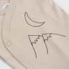 zoom sur le dessin avec les deux sommets et la lune du body naissance zoom sur le dessin avec les deux sommets et la lune du body naissance