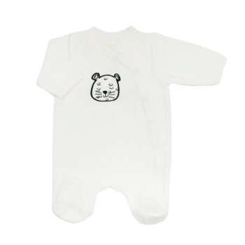 Pijama de terciopelo blanco con un estampado de bebé Leopardo