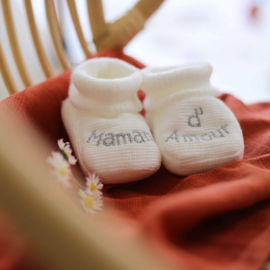 chaussons bébé maman d'amour blancs