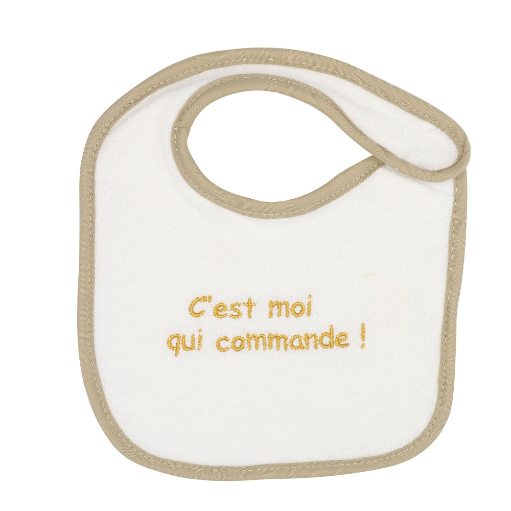 Plain off-white newborn bib "I'm the boss!"