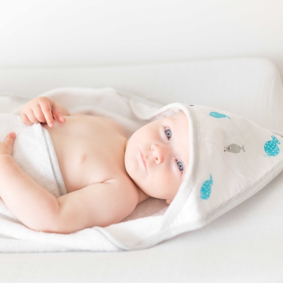 Serviette de bain bébé – Poissons bleus Kinousses - 1