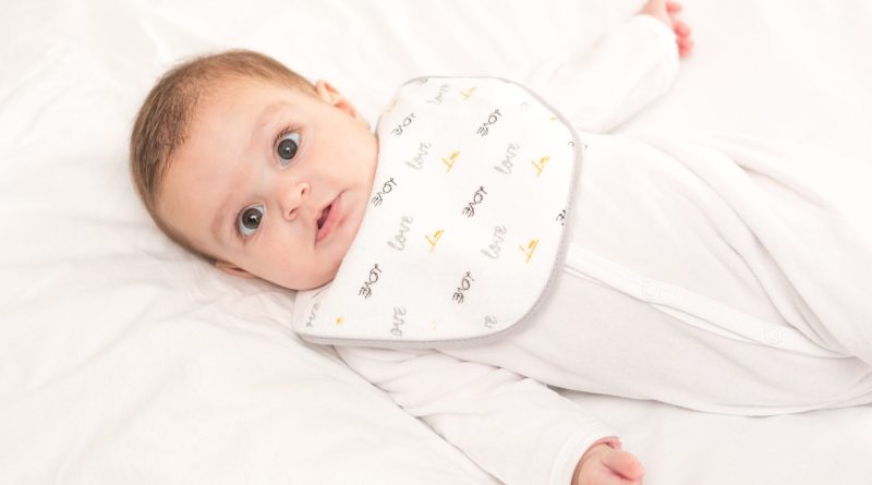 tout savoir sur les bavoirs pour bébé