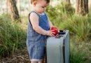 Partir en vacances avec bébé : que mettre absolument dans la valise ?