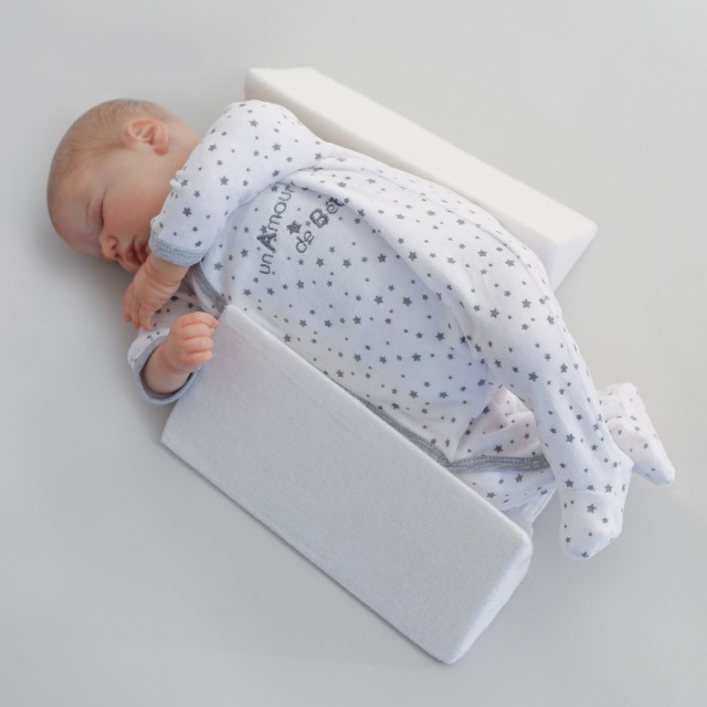 Discover all our accessories dedicated to newborns, inclined plane, baby wedge
